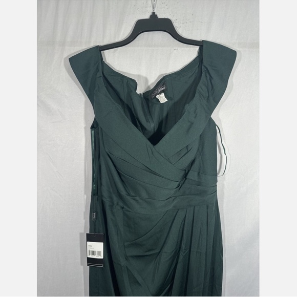 NWT‎ $365 La Femme [SZ 14 ] Surplice Off the Shoulder Column Gown Emerald green - Picture 3 of 14